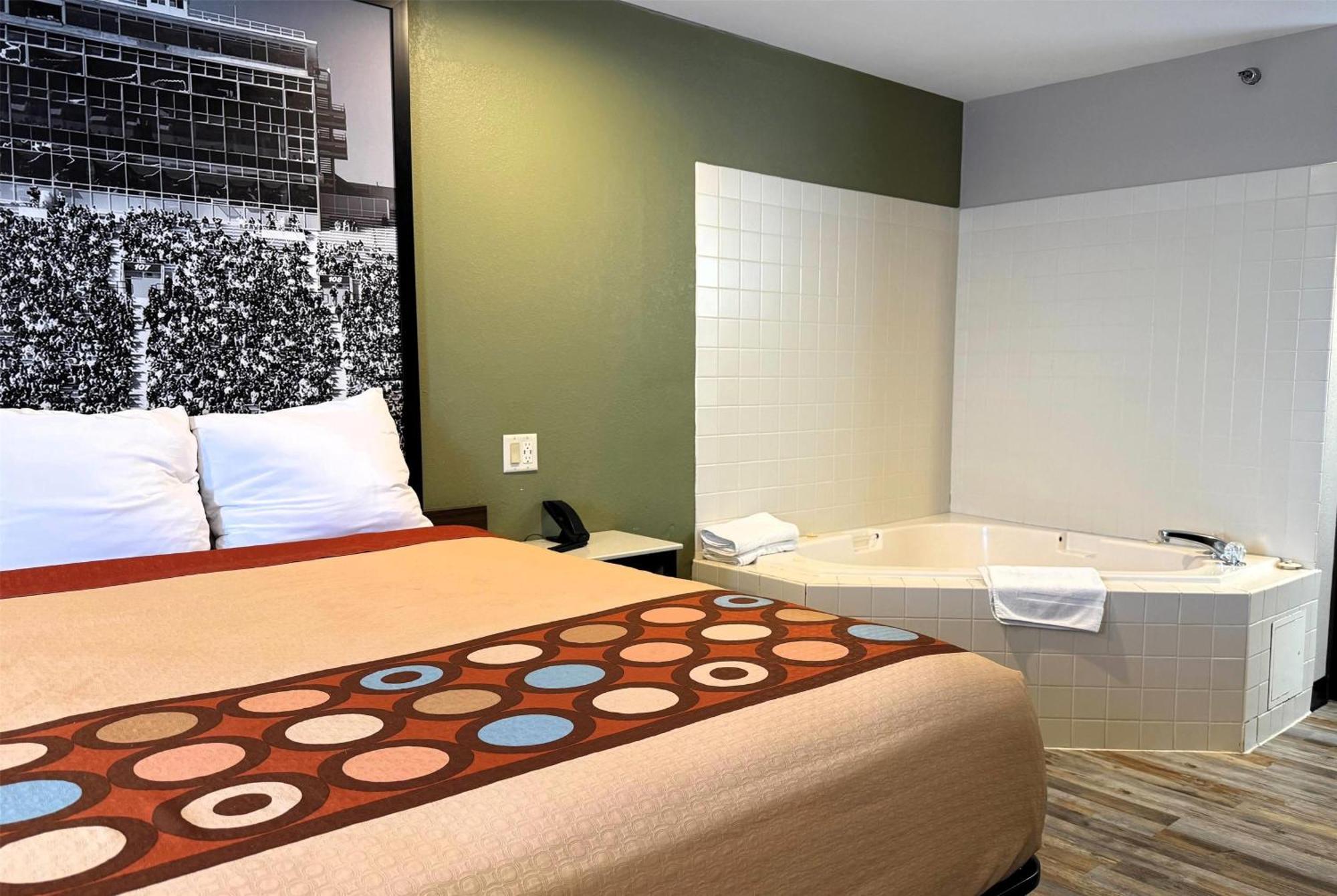 Super 8 By Wyndham Frankfort In Экстерьер фото