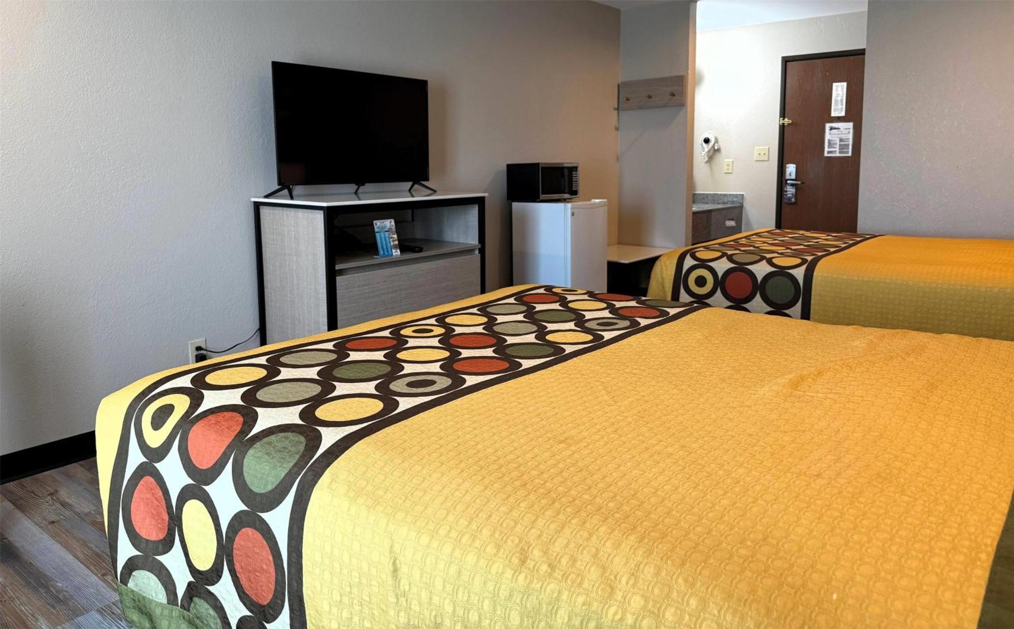 Super 8 By Wyndham Frankfort In Экстерьер фото